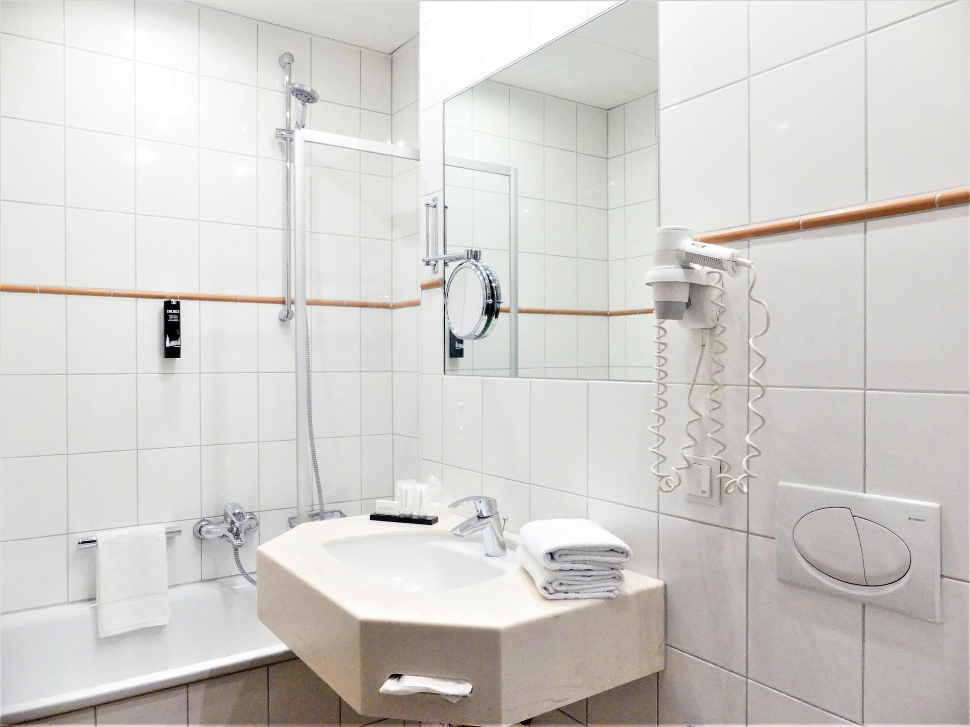 The Ascot Hotel Colonia Esterno foto